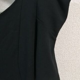 匿名配送❗️極美品ザラアシンメトリーワンピースチュニックブラックストレッチセクシーオシャレの画像
