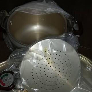 新品未使用　圧力鍋です。