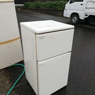 冷蔵庫　1台1000円でどうでしょうか　冷え良好！ 京都府新祝園　近場でしたら無料配達可能の画像