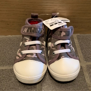 スニーカー 13cm  新品、未使用