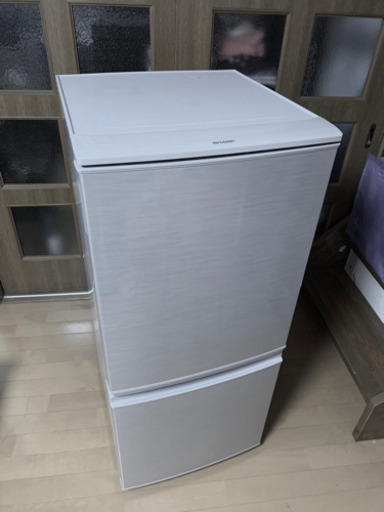 137Lミニ冷蔵庫。中古美品　飲み物のみしか入れてない