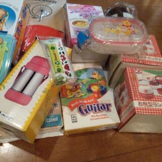 子供グッズまとめて　積み木　身長計　水筒　ランチボックス　ノート　ぬいぐるみなどの画像