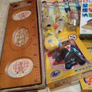 子供グッズまとめて　積み木　身長計　水筒　ランチボックス　ノート　ぬいぐるみなどの画像
