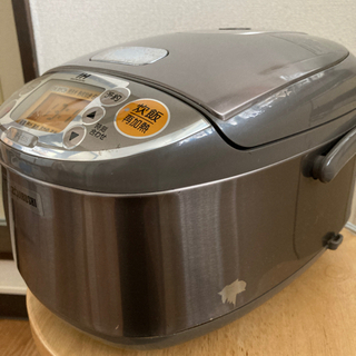 炊飯器　3合　Zojirushi の画像