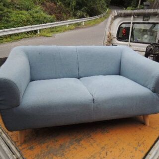 無料０円差し上げます！ニトリ２人掛けソファー　中古