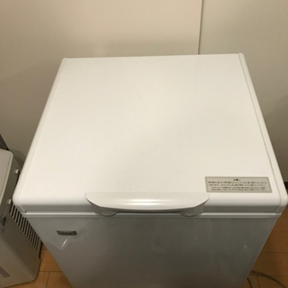 冷凍庫(ストッカー)と卓上型冷蔵ショーケース