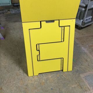 折りたたみテーブル。しっかりしています。の画像