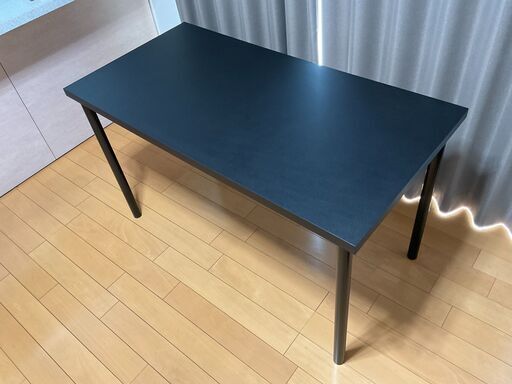 中古の黒い作業デスク・手渡しのみ