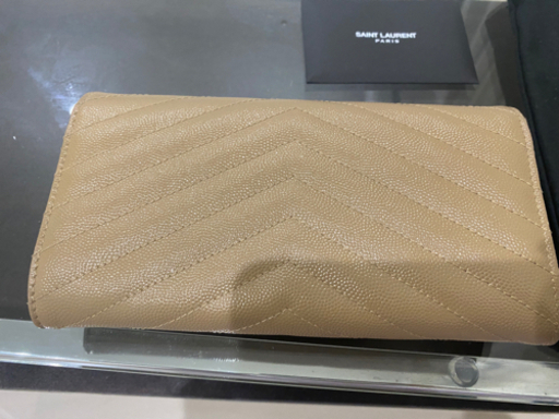 YSL 箱、巾着袋あり！小銭入れ新品！二、三回使っただけのほぼ新品の長財布です?