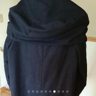 紺色コートの画像