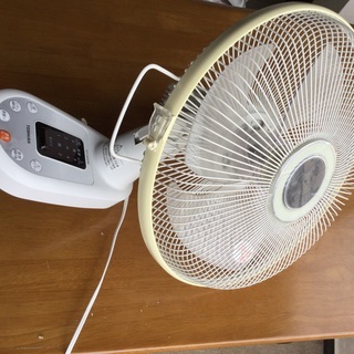 壁掛け扇風機