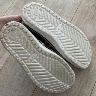 crocs スニーカー 《ベージュ》の画像