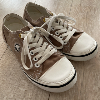 crocs スニーカー 《ベージュ》の画像