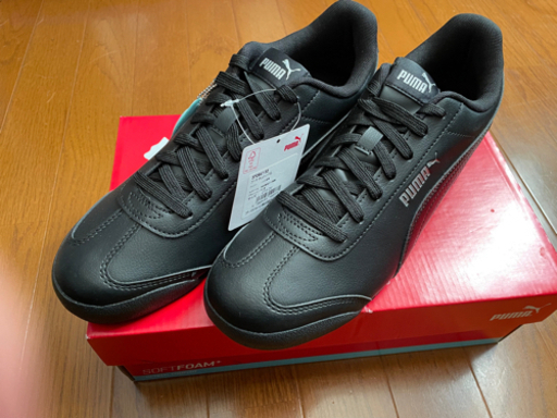 PUMA スニーカー 黒 新品未使用