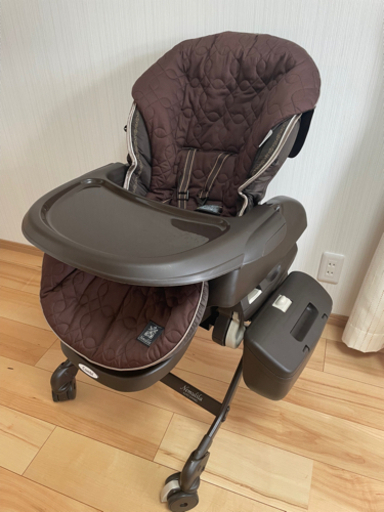 【にに様限定】コンビ　ネムリラ　オートスイング　ハイローチェア　ベビーチェア