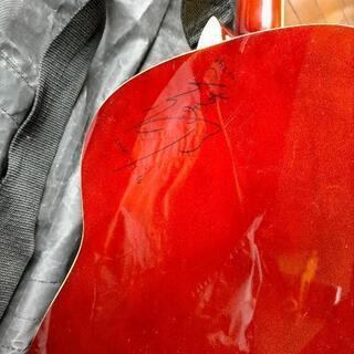 アコースティックギターの画像