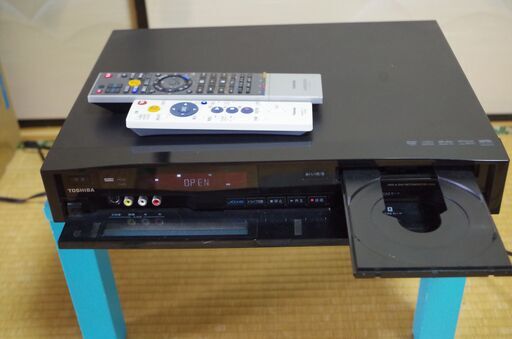 東芝製 DVD/HDDレコーダ（RD-S303)