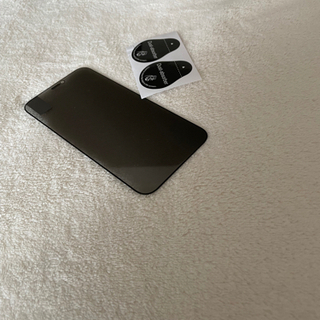 美品　1度試したのみ　携帯　スマホ　覗き見防止シート　フィルム　強化ガラスの画像