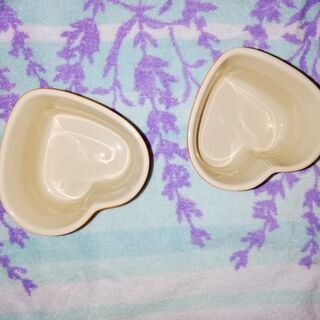 ル・クルーゼ ハート型ラムカン2個 グラタン皿 白2個の画像