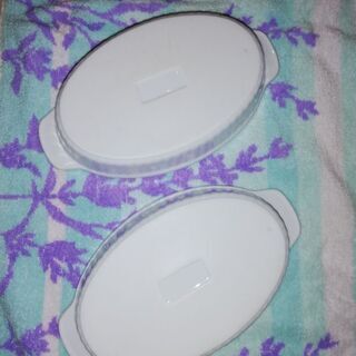 ル・クルーゼ ハート型ラムカン2個 グラタン皿 白2個の画像