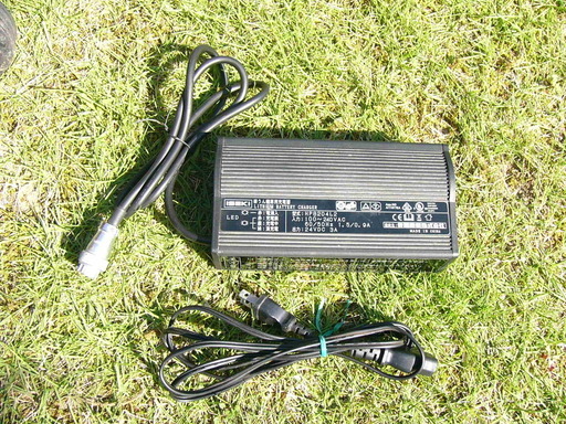 【中古/お引取り限定】■ISEKI（イセキ）■電動ミニ耕運機　あすな■VAB235■
