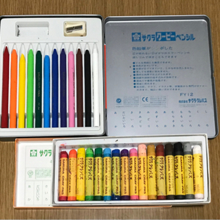 サクラクーピーとクレヨンとトンボ色鉛筆とうずまき鉛筆の画像