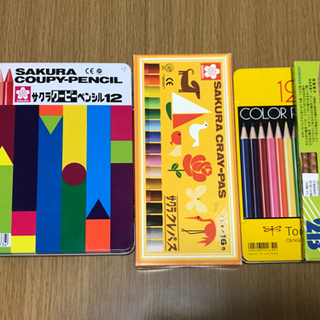 サクラクーピーとクレヨンとトンボ色鉛筆とうずまき鉛筆