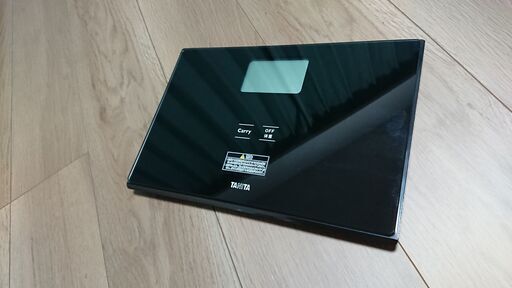 【ほぼ新品】体重計（タニタ・HD-664ブラック）電池付けます