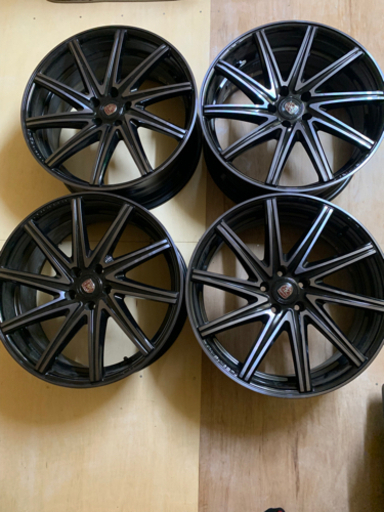 アルミホイール 20インチ美品 クリムソン クラブリネア ロッシFF20インチ 8.5j-5h+35 pcd112 アウディ ベンツにどうですか？