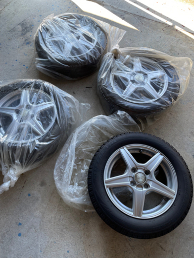 スタッドレス　ブリザック　4本　取り引き中