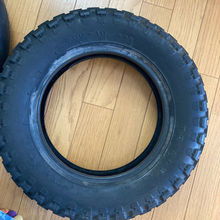4.00-10インチ　タイヤとチューブ　中古の画像