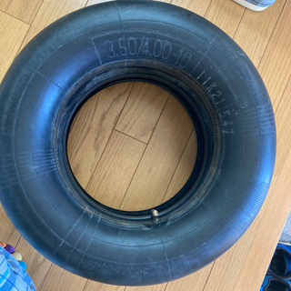 4.00-10インチ　タイヤとチューブ　中古の画像