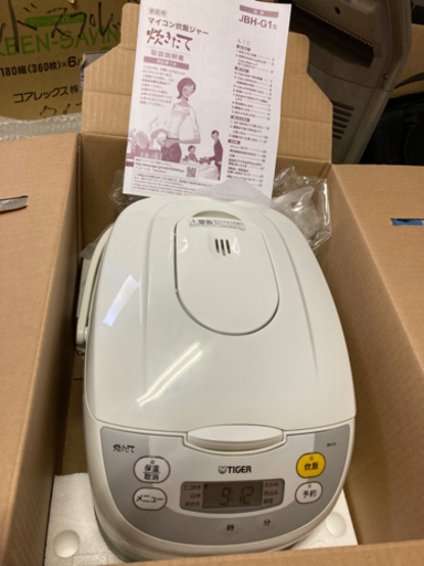 タイガー炊飯ジャー　炊きたて　JBH-G181-W 10合炊き　新品未使用品　参考価格13,800円