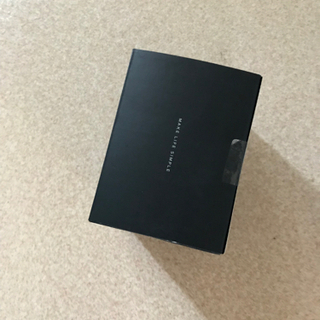 【新品未使用】スマホホルダー 2in1 粘着ゲル吸盤＆エアコン吹き出し口式兼用 安定性 360度回転 ワンタッチ 携帯ホルダー カー用品 エアコン 日本語取扱説明書 厚いケース/手帳型ケース対応 4-7インチ全機種対応 iPhone/Sony/Samsung/Oneplusなど機種対応(グレー)の画像