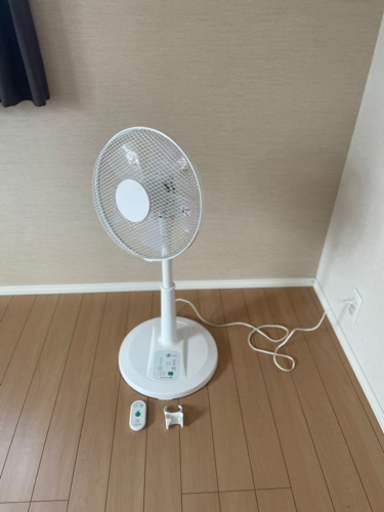 扇風機(リモコン付)※条件割引有り８００円