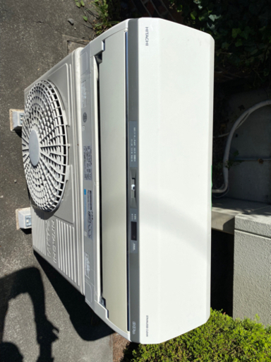 取引中　HITACHI18畳用エアコン　19.20.23.25日引き取り限定