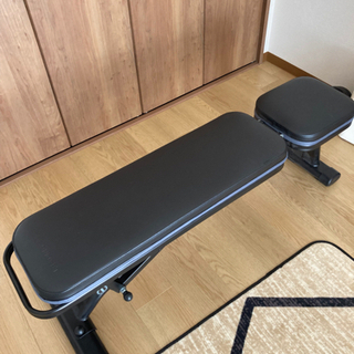 インクラインベンチとダンベル
