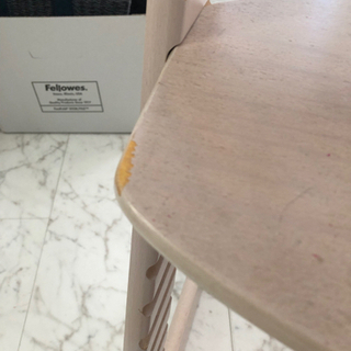 木製ベビーチェアーの画像