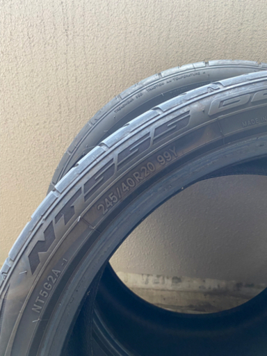 タイヤ　245/40R20 4本セット　ニットー