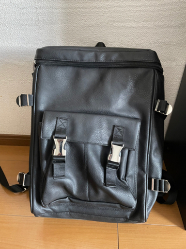 大容量リュック　おしゃれ　フェイクレザー