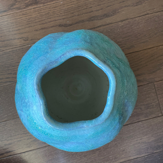 差し上げます　陶器の花瓶の画像