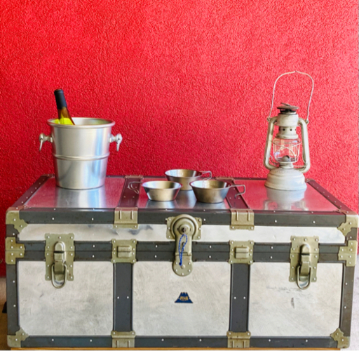 【終了しました】ヴィンテージ　トランク　ローテーブル　ショップインテリア　アンティーク家具　 アルミ 船舶トランク