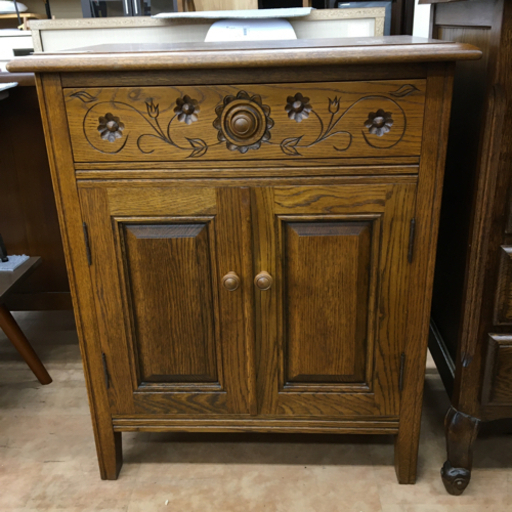 【トレファク摂津店】木目調アンティークキャビネットが入荷致しました！