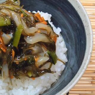 【直接取引ならネットで人気の商品が送料無しで買えます！！】業務用　野沢菜いか刺し（冷凍）１ｋｇ − 茨城県