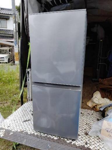 広島市内配送無料【アクア】2ドア 冷凍冷蔵庫 126L AQR-13H (S) 2019年 ブラッシュシルバー ワイド耐熱100℃テーブル 46L大容量フリーザー \n有料配送可能