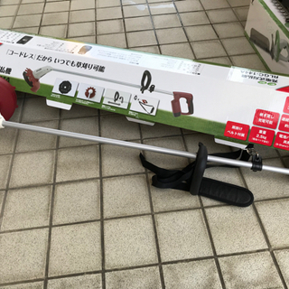 （お値下げ）コードレス充電式刈払機　ヘッジトリマー　高枝切り鋏　庭剪定セットの画像