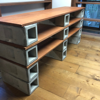 コンクリートブロックと木のシェルフ　9/29まで❗️の画像