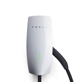 ご家庭に電気自動車専用充電器(コンセント)工事致します。