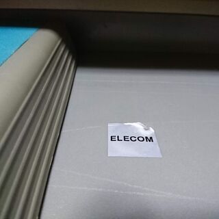 パソコンデスクの画像