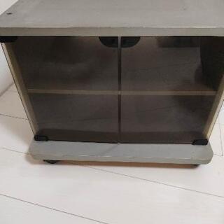 テレビ台　収納用具